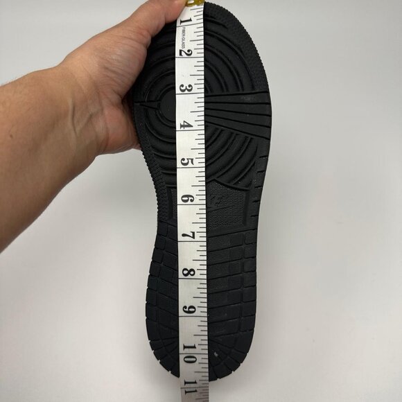 Nike Air Jordan 1 Retro 1 High OG Light Smoke Grey Youth Size 7Y - Picture 11 of 16